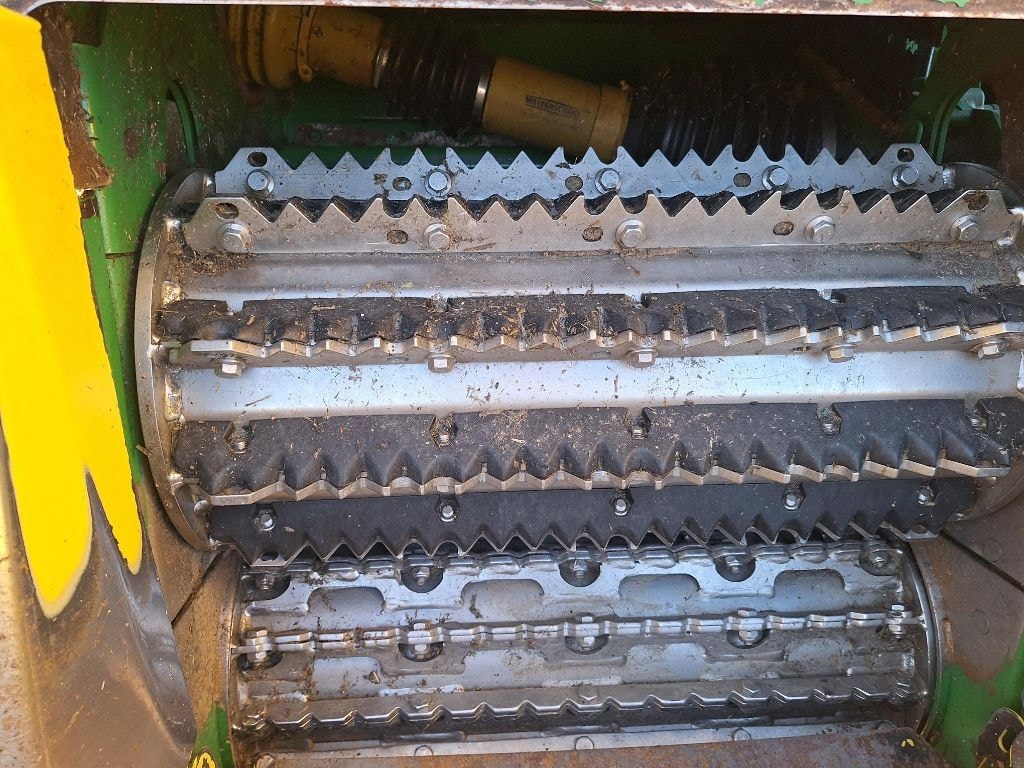 Ensileuse JOHN DEERE 8200 - photo slide 3