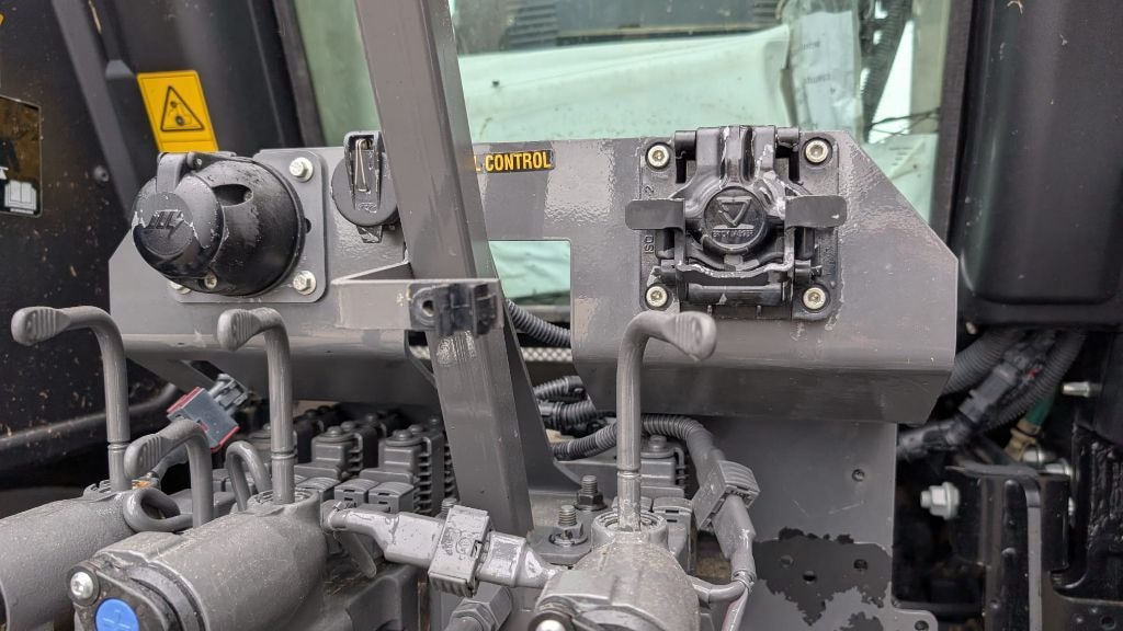 Tracteur MASSEY FERGUSON 8730S DYNA-VT EXCLUSIVE - photo slide 24