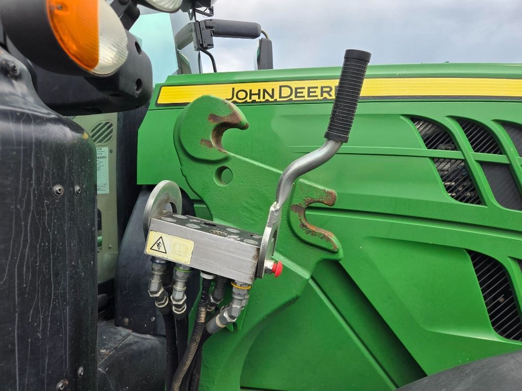 Tracteur chargeur JOHN DEERE 6145R - photo slide 8