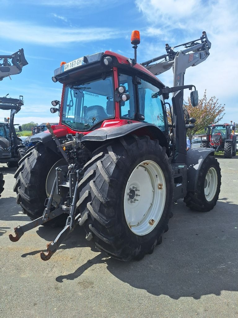 Tracteur VALTRA G125H - photo slide 4
