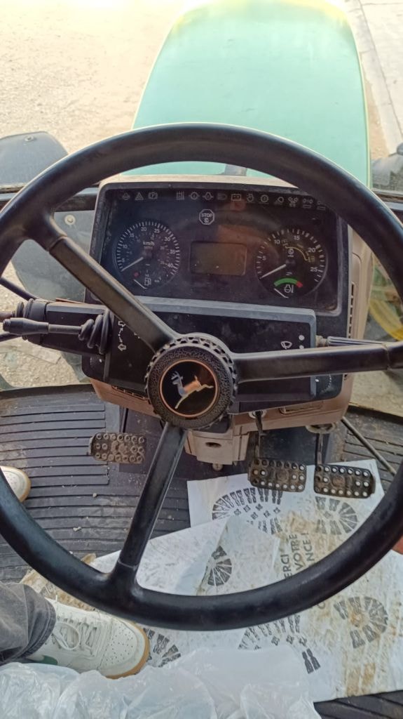 Tracteur JOHN DEERE 6506 - photo slide 10