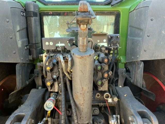 Tracteur FENDT 828 S4 PROFI + - photo slide 6