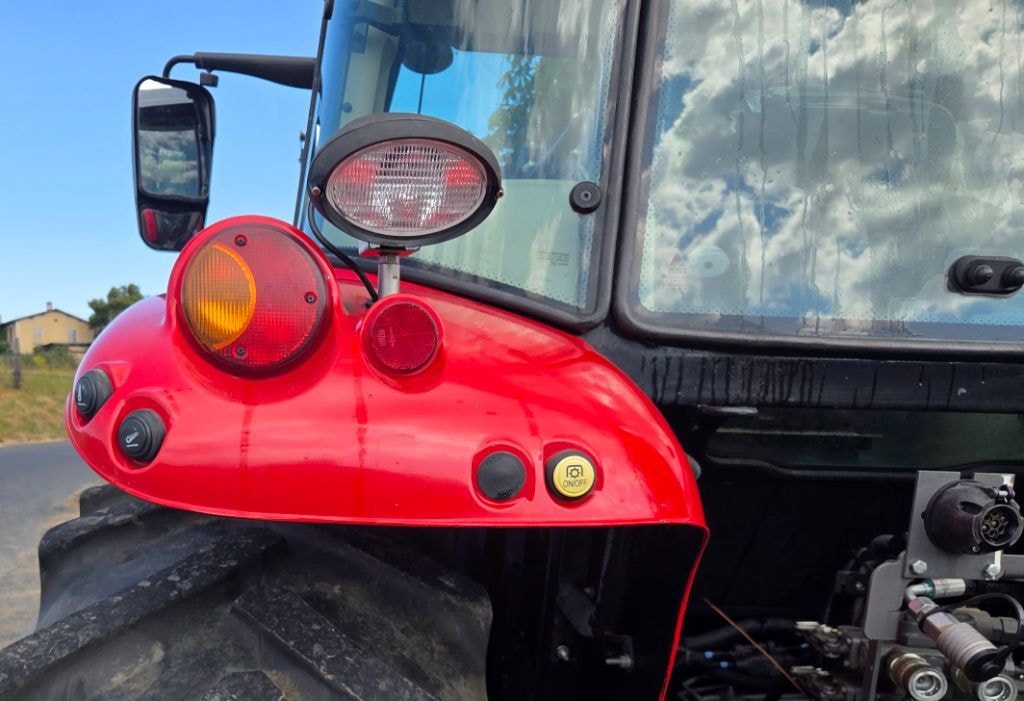 Tracteur chargeur MASSEY FERGUSON 5712S - photo slide 10