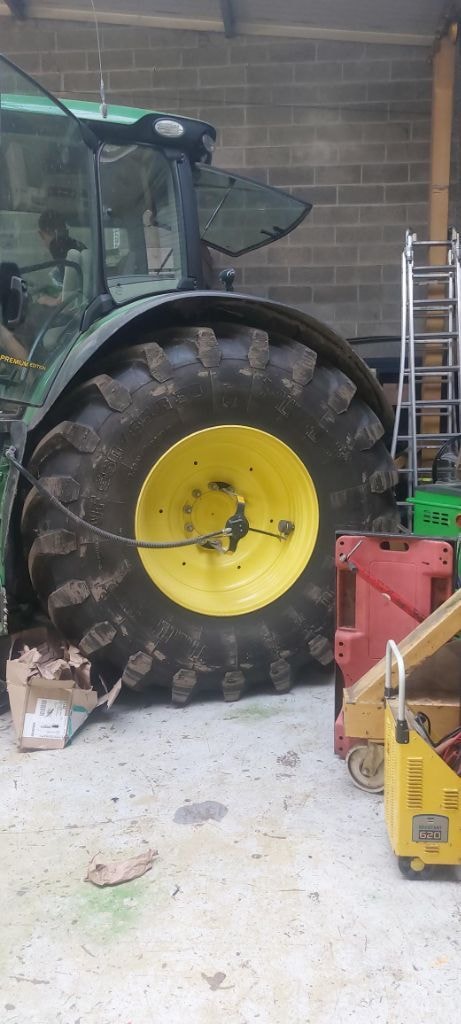 Tracteur JOHN DEERE 6215R - photo slide 5