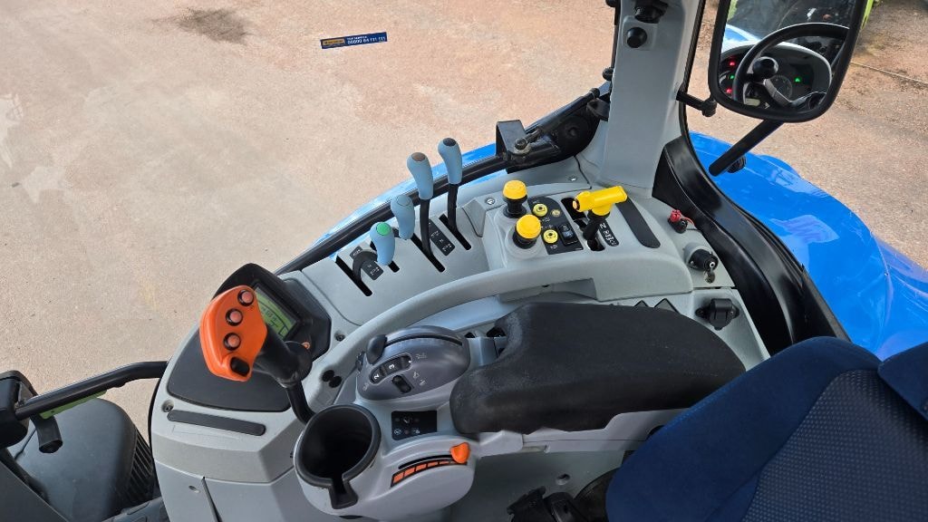 Tracteur NEW HOLLAND T7.165 S - photo slide 9
