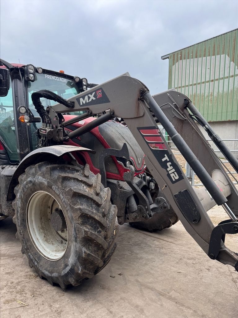 Tracteur chargeur VALTRA N135 - photo slide 20