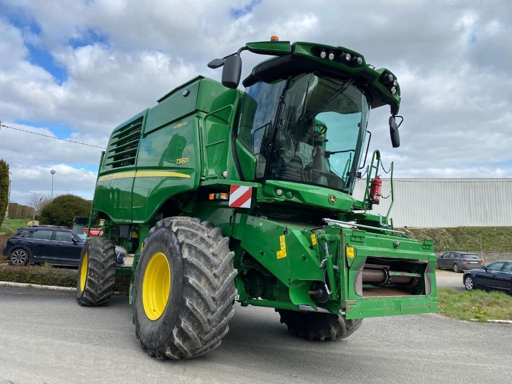 Moissonneuse JOHN DEERE T 560 HM - photo slide 2