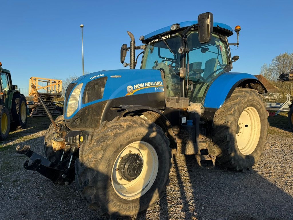 Tracteur NEW HOLLAND T7 200 AUTOCOMMAND - photo slide 2