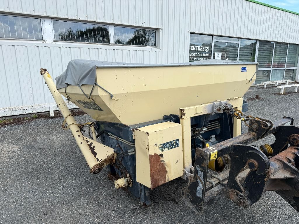 Epandeur engrais CALVET R2000 - photo slide 2