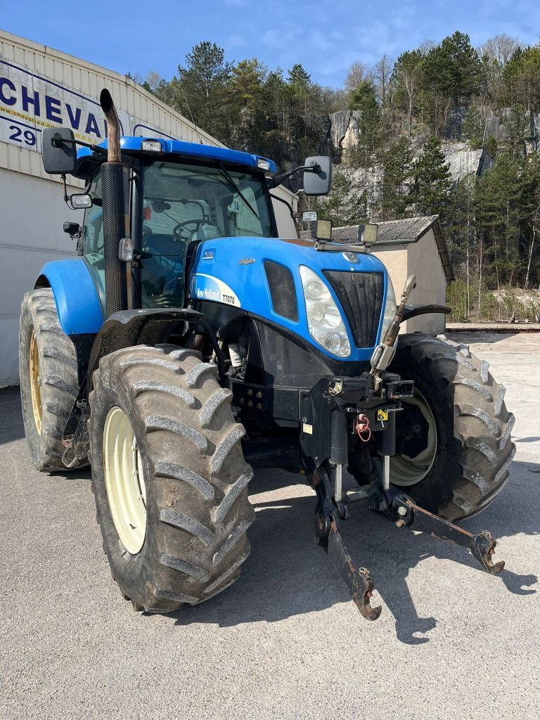 Tracteur NEW HOLLAND T7070 6.7L - photo slide 2