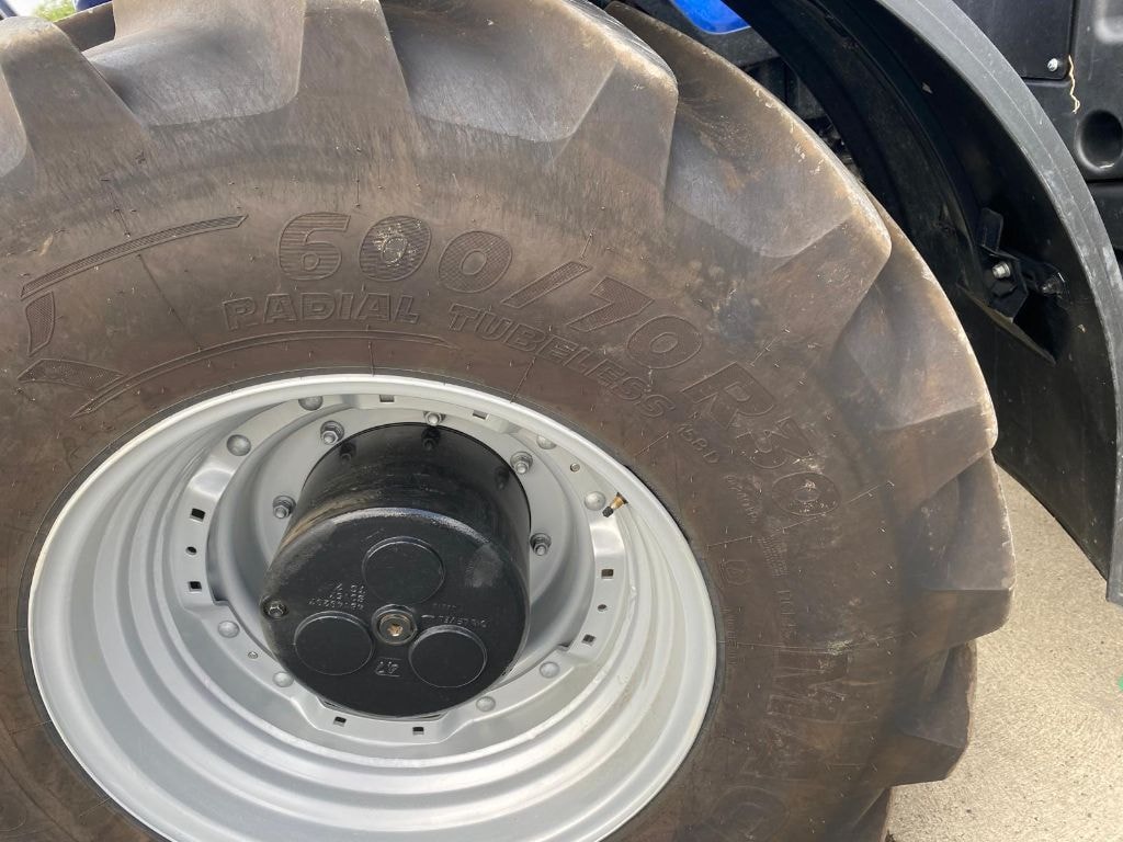 Tracteur NEW HOLLAND T7.245 BLUEPOWER - photo slide 18