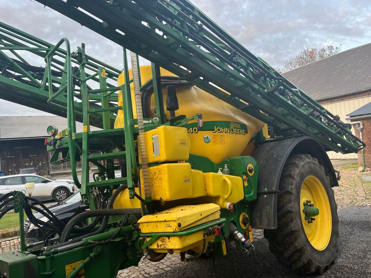 Pulverisateur JOHN DEERE 840 - photo slide 12