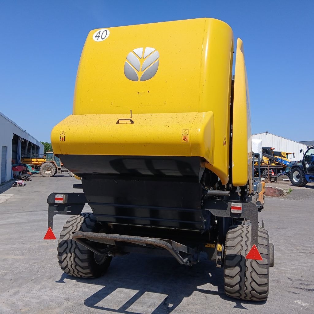 Presse balles rondes NEW HOLLAND Rb180 - photo slide 4