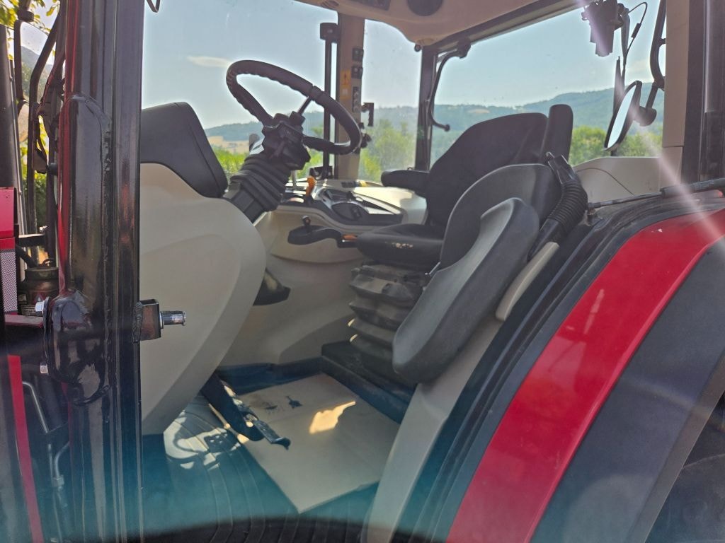 Tracteur chargeur MASSEY FERGUSON 5710 - photo slide 12