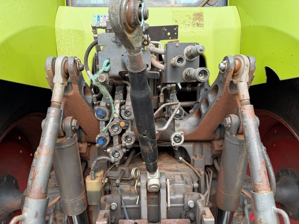 Tracteur CLAAS AXION 810 - photo slide 6