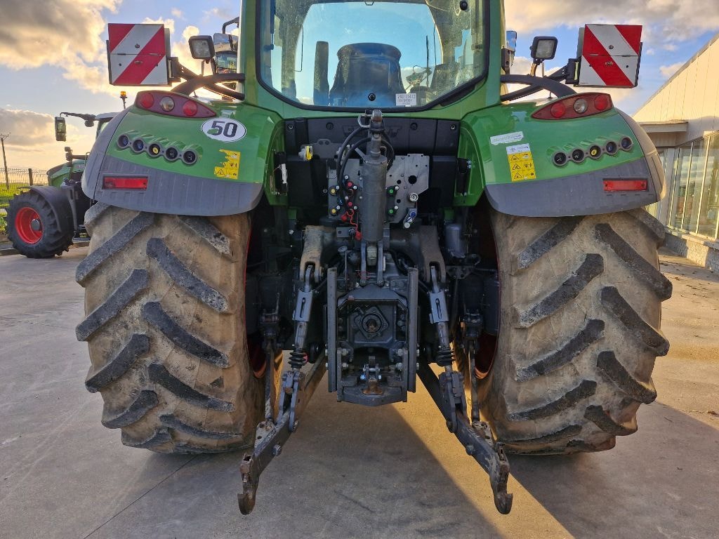 Tracteur FENDT 718 VARIO POWER - photo slide 4