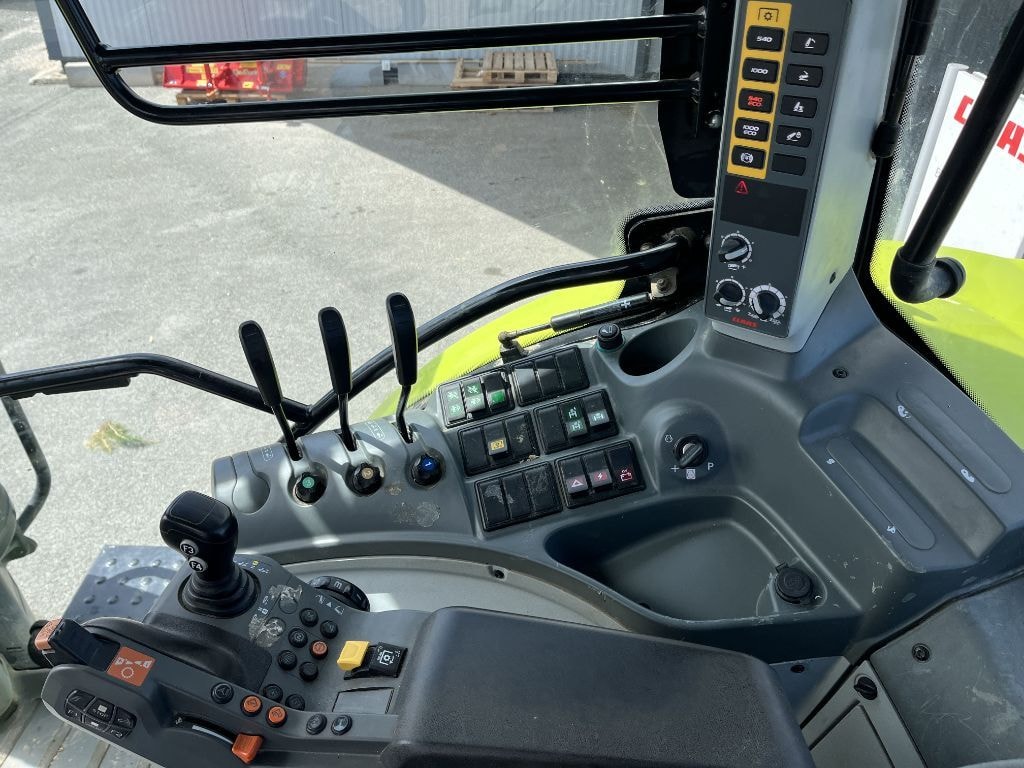 Tracteur CLAAS ARION 510 - photo slide 8