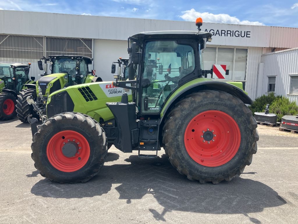 Tracteur CLAAS ARION 660 CIS+ - photo slide 1