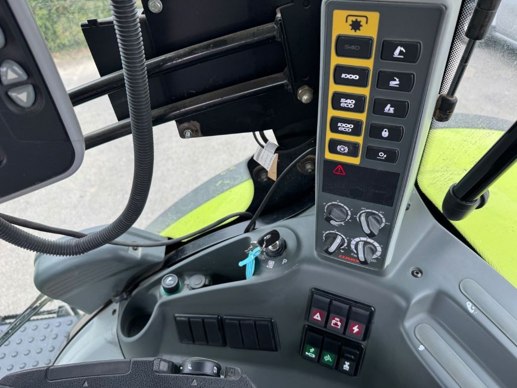 Tracteur CLAAS AXION 810 CEBIS - photo slide 6