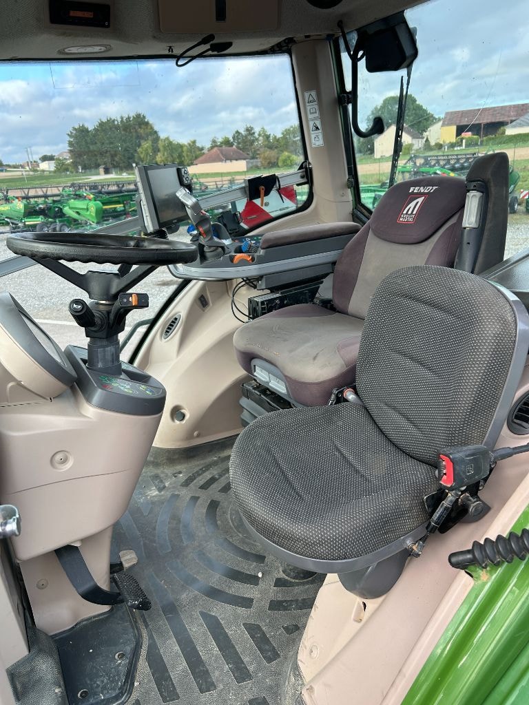 Tracteur FENDT 826 S4 PROFI PLUS - photo slide 9