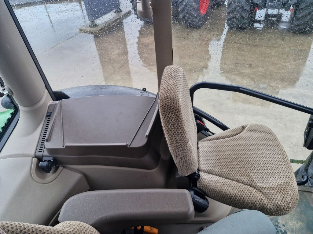 Tracteur JOHN DEERE 6250R - photo slide 17