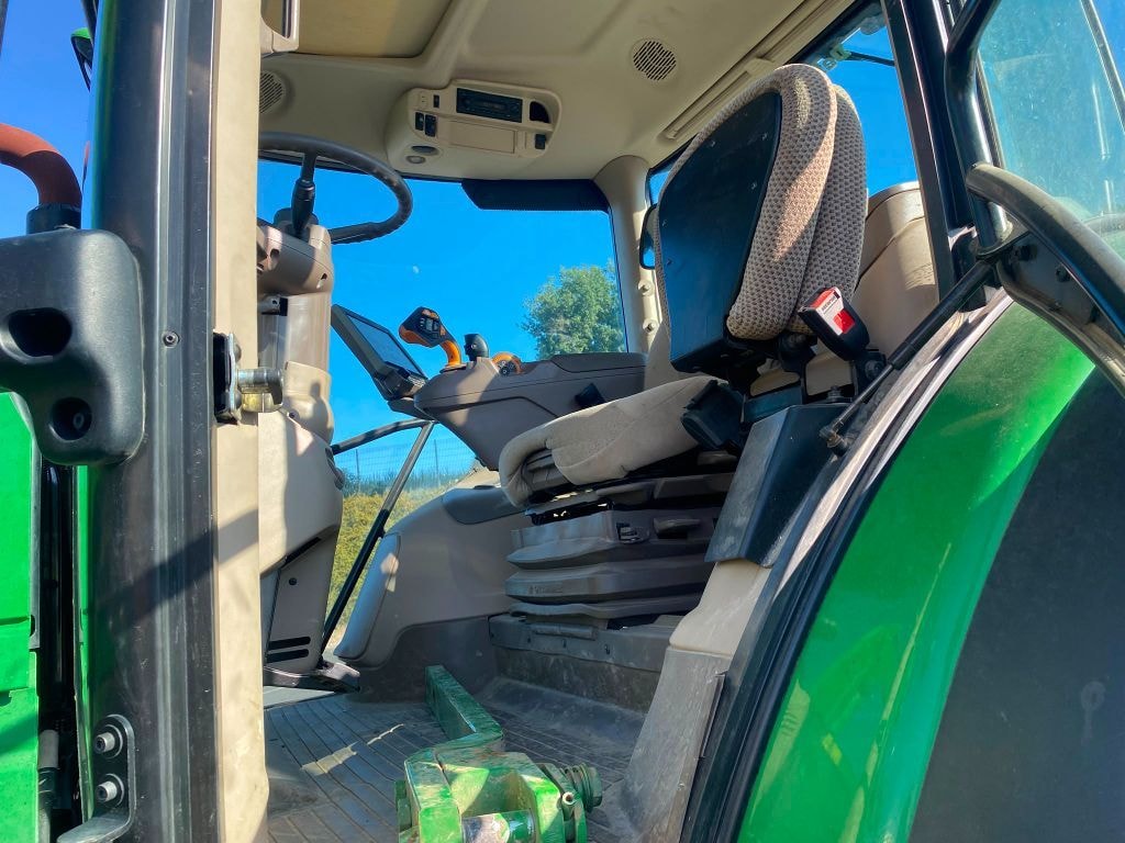 Tracteur chargeur JOHN DEERE 6155R - photo slide 10