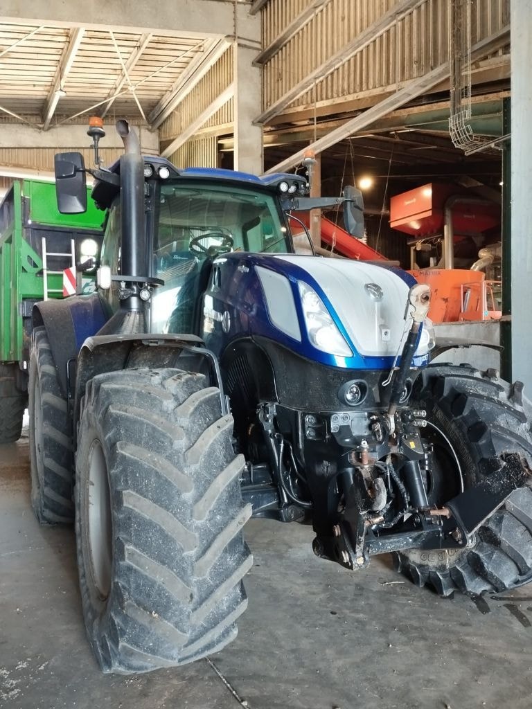 Tracteur NEW HOLLAND T7.275HD - photo slide 1