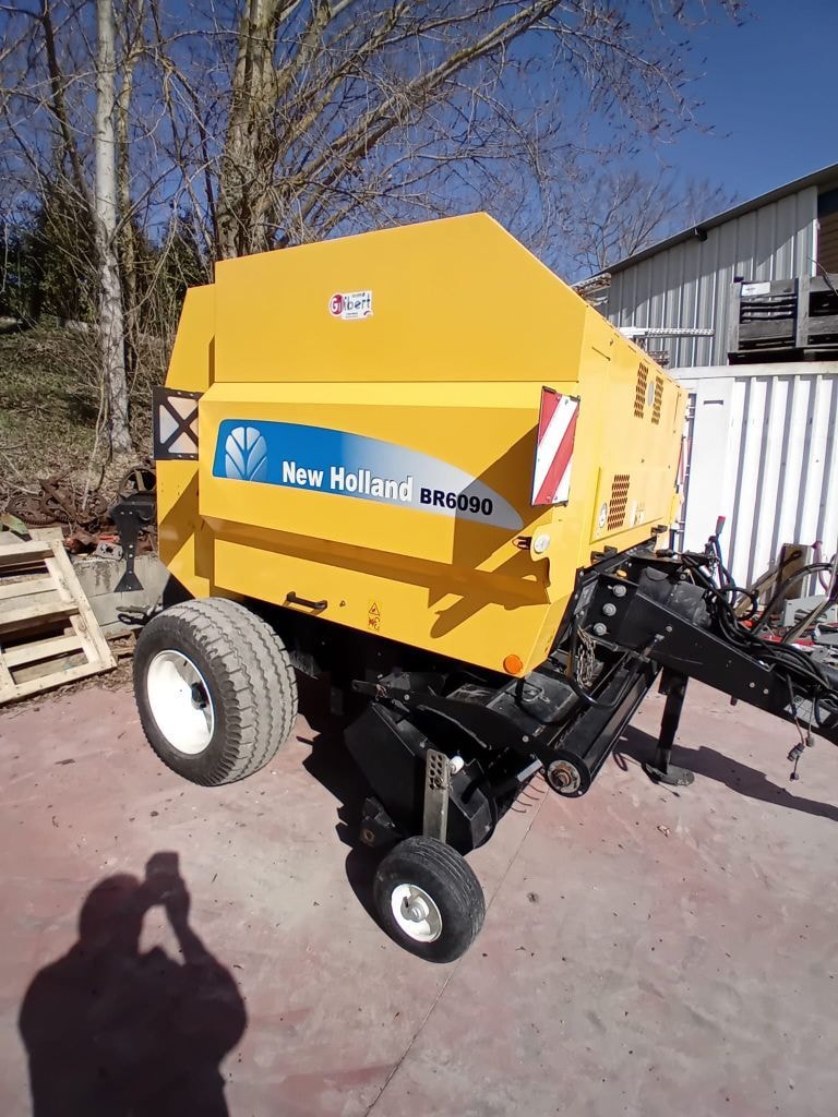 Presse balles rondes NEW HOLLAND BR 6090 - photo slide 19