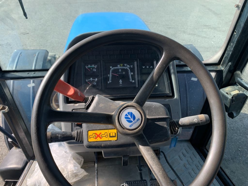 Tracteur NEW HOLLAND 8260 - photo slide 25
