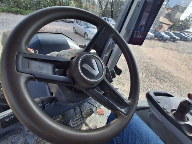 Tracteur chargeur VALTRA N 135A - photo slide 21
