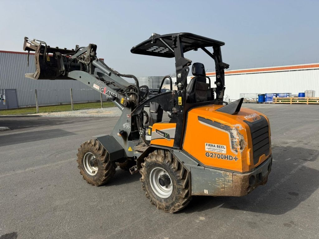 Valet de ferme GIANT G2700HD+ - photo slide 2