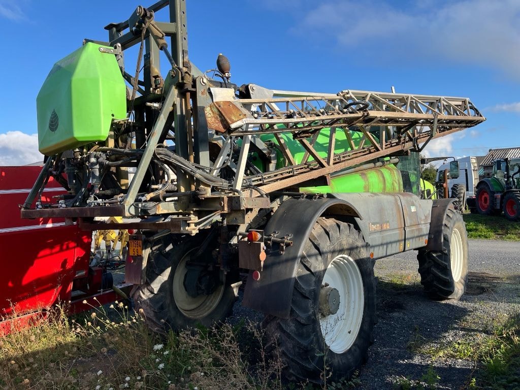 Pulverisateur automoteur TECNOMA LASER 4240 - photo slide 5