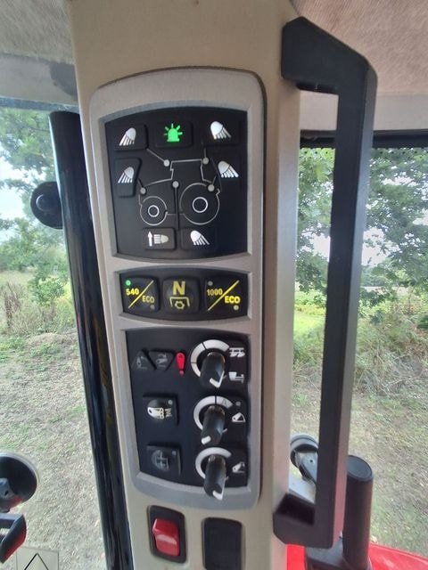 Tracteur MASSEY FERGUSON 5S 125 - photo slide 19
