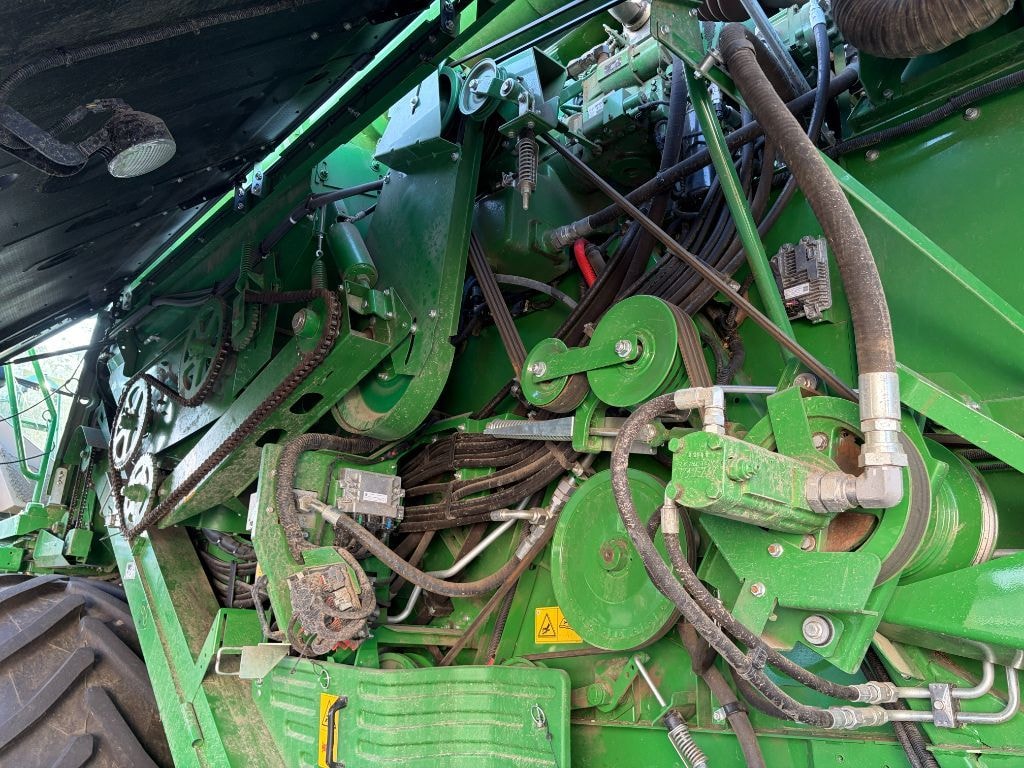 Moissonneuse JOHN DEERE T660 HM - photo slide 10
