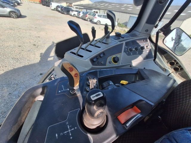 Tracteur VALTRA T144A - photo slide 21