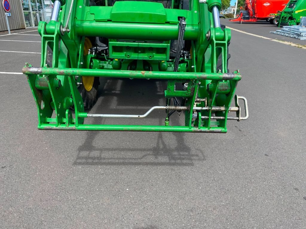 Tracteur chargeur JOHN DEERE 6130M AUTO POWER  - photo slide 26