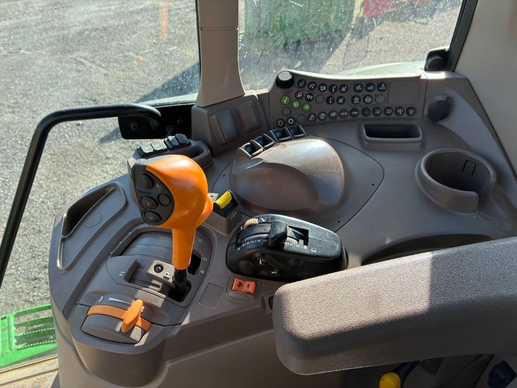 Tracteur JOHN DEERE 6155M - photo slide 9