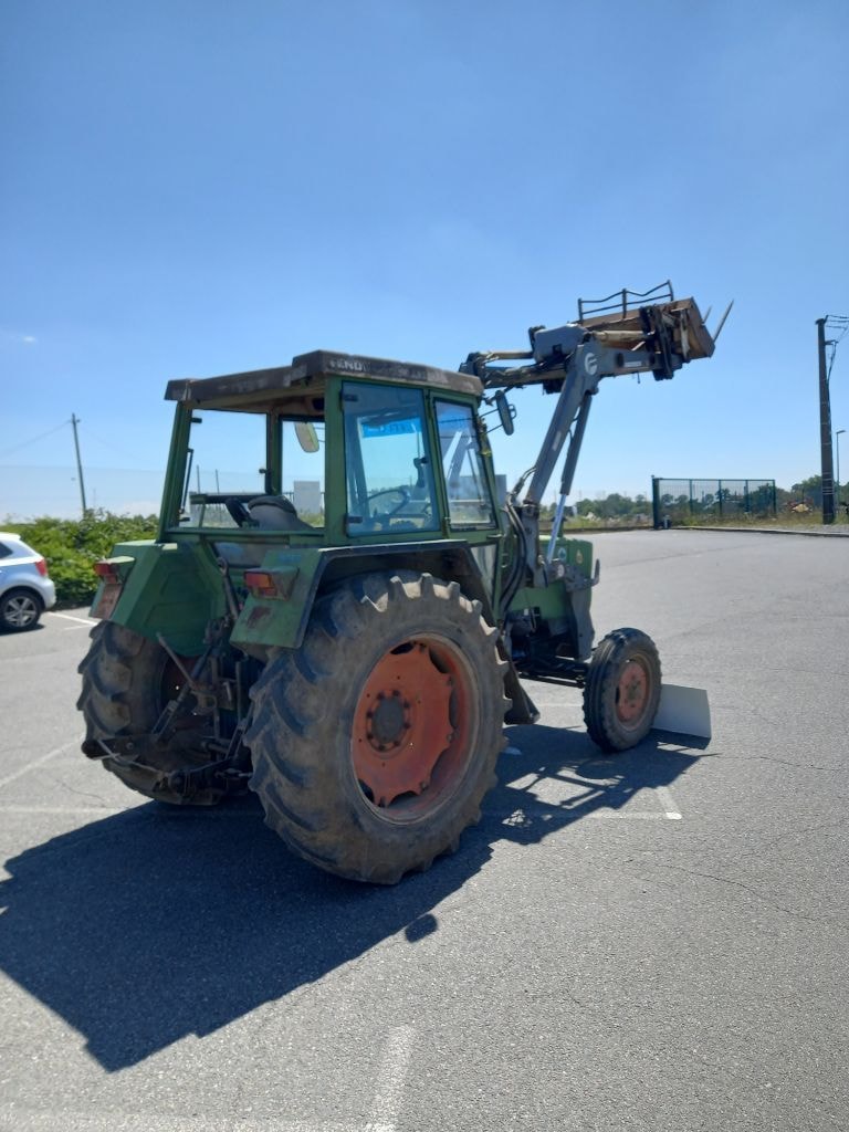 Tracteur chargeur FENDT FARMER 306 LS EHR B - photo slide 3