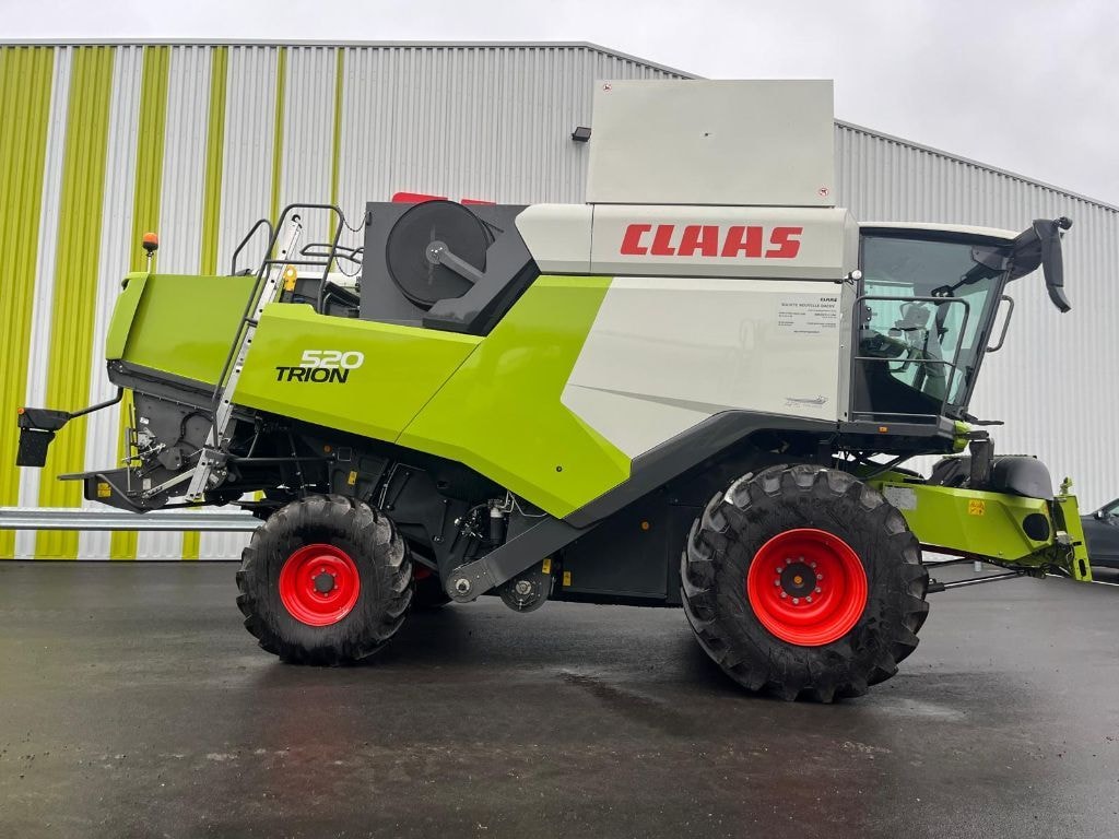 Moissonneuse CLAAS Trion 520 - photo slide 8
