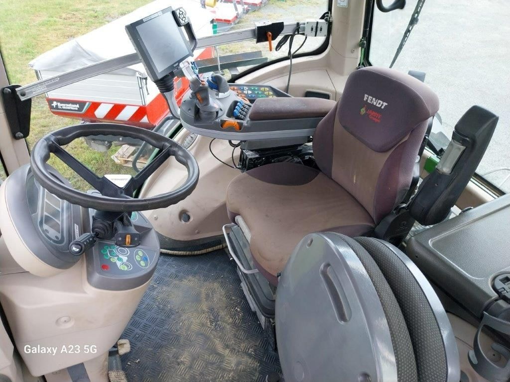 Tracteur FENDT 824 VARIO PROFI + - photo slide 6