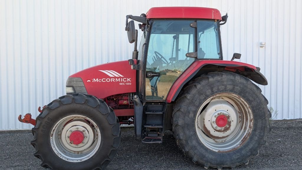 Tracteur MC CORMICK MC100 - photo slide 3