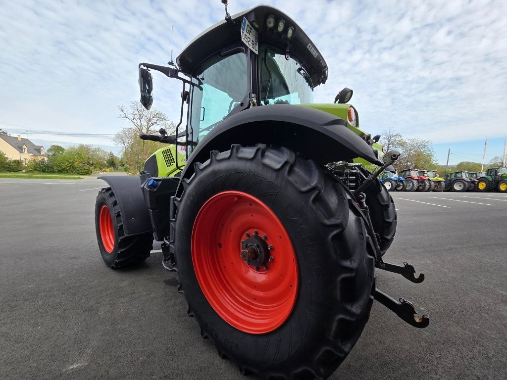 Tracteur CLAAS AXION 800 - photo slide 9