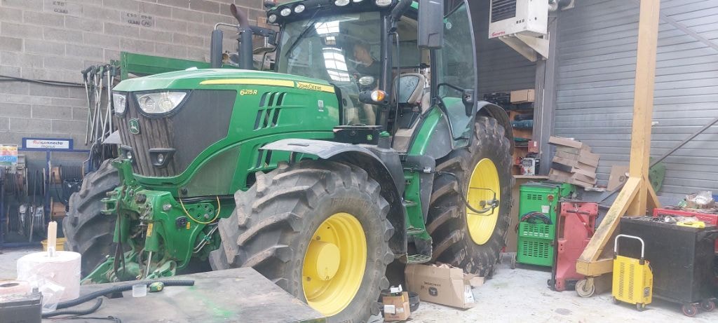Tracteur JOHN DEERE 6215R - photo slide 2