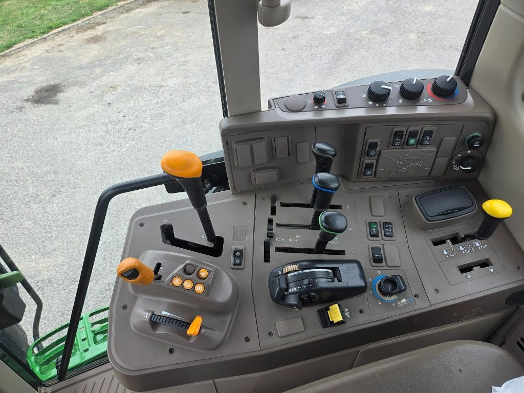 Tracteur JOHN DEERE 6155M - photo slide 7