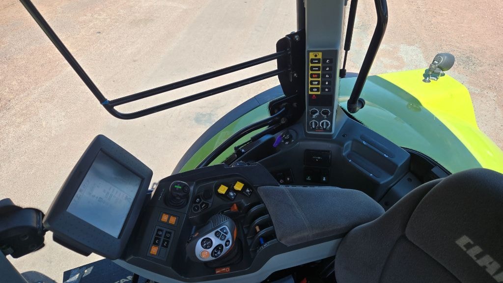 Tracteur CLAAS ARION 650 CMATIC - photo slide 10