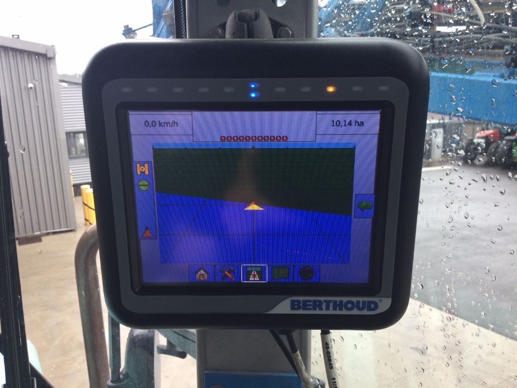 Pulverisateur automoteur BERTHOUD Raptor 3240 - photo slide 23