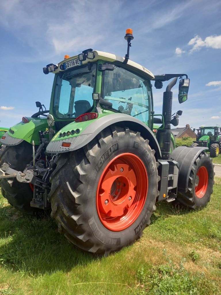 Tracteur FENDT 724 VARIO POWER + - photo slide 5