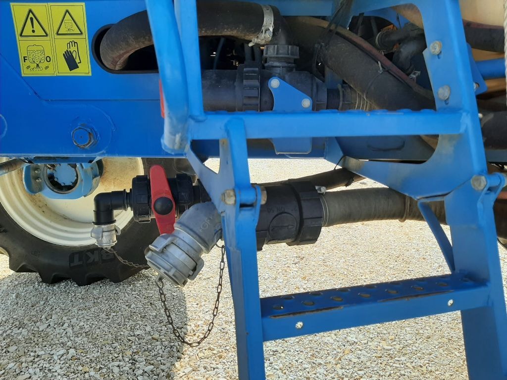 Pulverisateur automoteur MATROT Helios M 24 D - photo slide 12