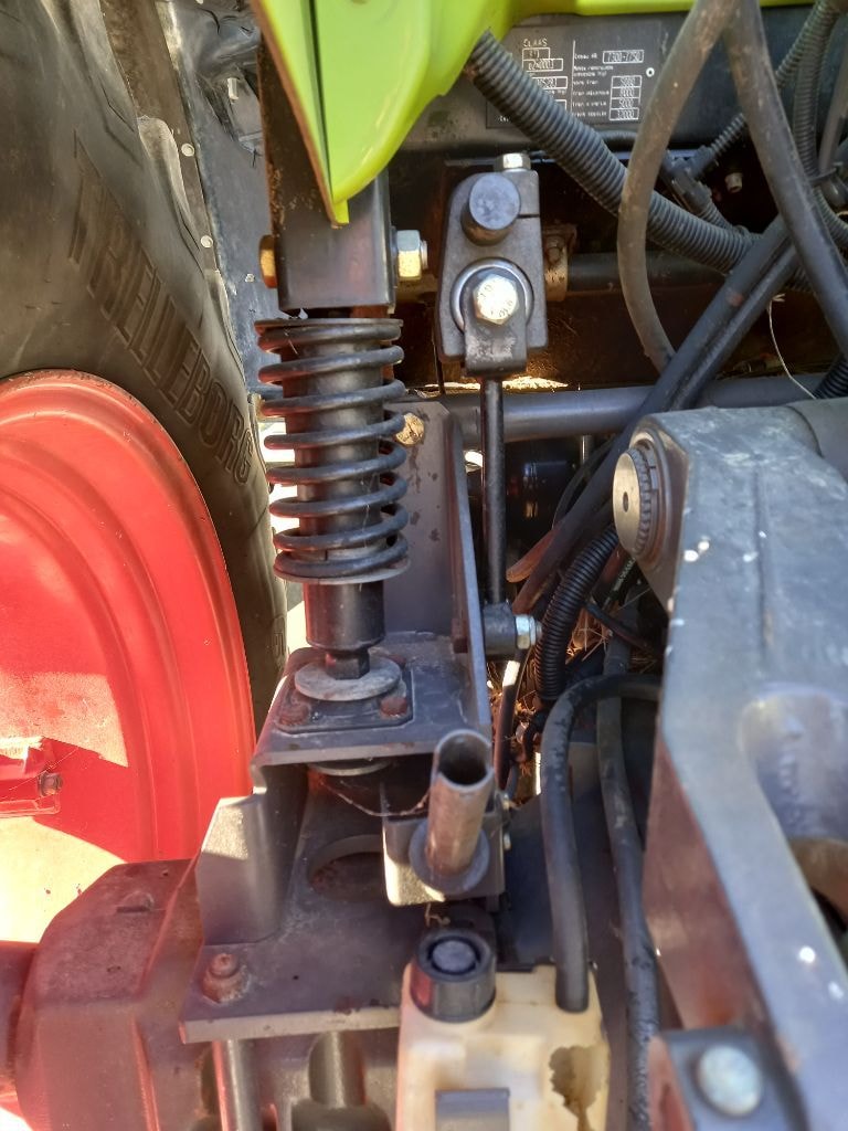 Tracteur CLAAS ARION 640 - photo slide 15