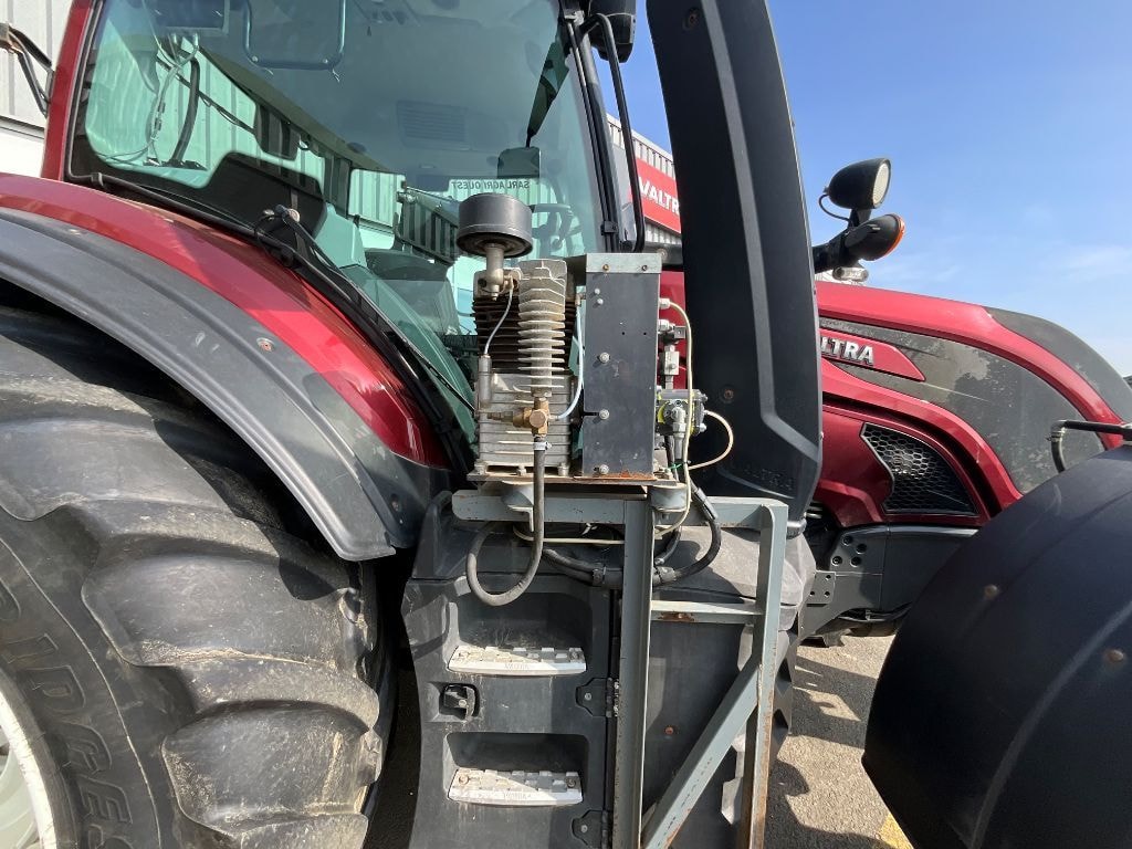 Tracteur VALTRA T 234 V SmartTouch - photo slide 5